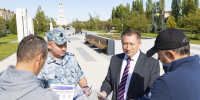 В Курске полицейские и общественники разместили памятки о телефонных мошенниках - Курская правда
