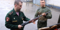 В Липецке росгвардейцы передали оружие в зону проведения СВО - Росгвардия