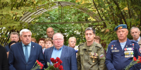 В сквере 354-й стрелковой дивизии возложили цветы - Город Пенза