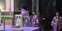 В праздник Воздвижения Креста Господня епископ Максим совершил Литургию в Вознесенском соборе - Елецкая епархия