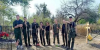 Студенты Тацинского казачьего кадетского техникума благоустроили воинские захоронения в п. Жирнов - Департамент по делам казачества и кадетских учебных заведений