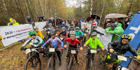 🚵 80 гонщиков и новая трасса: в Выксе прошёл Чемпионат области по маунтинбайку - Выкса.РФ