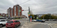 В Иркутске на улице Академической столкнулись три автомобиля, пострадала женщина-водитель - Baikal24.Ru