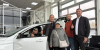 В Марий Эл ветеран СВО с инвалидностью получил автомобиль с ручным управлением - Марийская правда