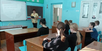 Информационно-патриотический час для юношества «Вместе навсегда!» (Новорепинская с/б) - МЦБ Ершовского района