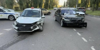 В Воронеже на улице Героев Сибиряков столкнулись «Лада Гранта» и BMW: пострадали 2 человека - РИА Воронеж