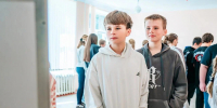 Тематическая выставка «Zа наших. Zа Президента» открылась в Мелитопольской школе №11 - Министерство по молодежной политике