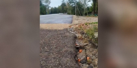«Вода идет прямо во двор»: житель Новинки пожаловался на последствия ремонта трассы Благовещенск — Свободный - Asn24.Ru