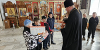 В храме города Ужура поддержали первоклассников - Епархия