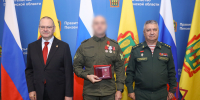 Командующий Приволжским ордена Жукова округом войск национальной гвардии генерал-полковник Сергей Просяник вручил награды сотрудникам спецподразделений Росгвардии - Росгвардия