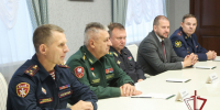 Командующий Приволжским ордена Жукова округом войск национальной гвардии генерал-полковник Сергей Просяник официально представил губернатору начальника Управления Росгвардии по Пензенской области - Росгвардия
