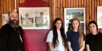 Священник встретился с юными художницами школы села Шалинское - Епархия