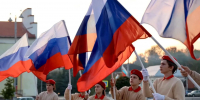 На главной площади Волоколамска отпраздновали День воссоединения новых регионов с Россией - MosRegToday.Ru