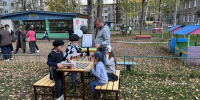 В Кирово-Чепецке открыли уличную шахматную зону «Тихий гамбит» - 43edu.Ru