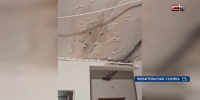 Потоп в дождь и снег: сургутянка несколько лет борется с дырявой крышей - СургутИнформТВ