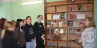 Книжная выставка "Стояли насмерть в битве под Москвой" - Библиотека имени В.А. Жуковского