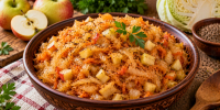 В осенний сезон готовлю капусту по-немецки с яблоками: уксус не нужен, а вкус мягче, чем у русской квашеной - ProGorod.Ru