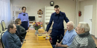Сотрудники следственного управления поздравили подопечных Сердобского дома ветеранов труда с Международным днем пожилых людей - Следственный комитет