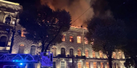Огонь с особняка Миллера перекинулся на дом Якубовича, жильцов эвакуировали - Комсомольская правда