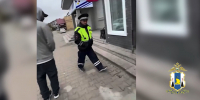 На Сахалине задержали 27-летнего мужчину за прогулки в форме автоинспектора - ТИА Острова