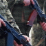 На Сахалине военнослужащие ВВО осваивают методику стрельбы из АК-74 - ТИА Острова