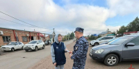 Росгвардейцы в селе Тоцкое рассказали жителям о мерах защиты имущества в рамках акции «Безопасный дом, подъезд, квартира» - Росгвардия