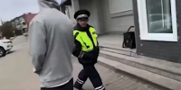 Полицейские задержали сахалинца, который ради прикола гулял в форме сотрудника ГАИ - News.Astv.Ru
