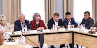 Земельные участки, районные бюджеты и подготовка к зиме: Андрей Турчак встретился с главами муниципалитетов - Правительство Республики