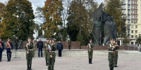 Во Владимире на площади Победы открылась «Вахта памяти» - Комсомольская правда