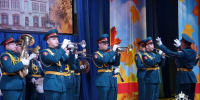 В Сыктывкаре военный оркестр Росгвардии поздравил ветеранов с Днем пожилого человека - Росгвардия
