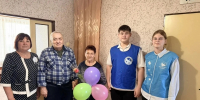 В Волгоградской области волонтеры поздравили пожилых горожан - Родной город Волгоград