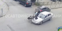 В Казани курьер на электровелосипеде попал в больницу после ДТП во дворе - ГТРК Татарстан