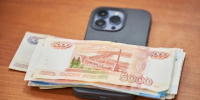 В Кузбассе женщина украла у подруги телефон из-за понравившегося плейлиста - Газета Комсомольская правда