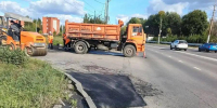 Сотрудники управления благоустройства продолжают устранять аварийные выбоины на дорогах Липецка - Город Липецк