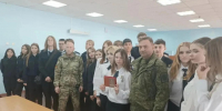 Студентку ЮЗГУ наградили медалью за помощь военнослужащим. - Город Курск