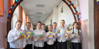 Школьники МБОУ-СОШ №6 присоединились к акции Навигаторов Детства и сделали своими руками открытки для бабушек и дедушек. - Администрация г. Клинцы