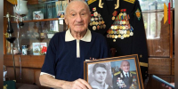 Ушел на войну в 16 лет, дважды пересекал экватор: ветеран Александр Мозговой отметил в Воронеже 100 лет - РИА Воронеж