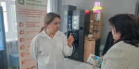 Специалист МФЦ провела консультации для  пенсионеров в библиотеке им. А. К. Югова - МФЦ по Курганской области