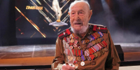 Салимгараев поздравил ветерана ВОВ и журналиста Александра Малова со 100-летием - ИА Татар-информ