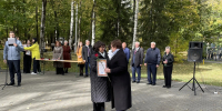 В Учительском сквере открыли обновлённую Галерею педагогической славы - Минобрнауки