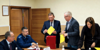Интрига длилась недолго. В Артемовском выбрали председателя местной Думы и руководителей депутатских комиссий - Газета Егоршинские Вести