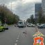 В Подмосковье автомобиль сбил двух подростков, переезжавших дорогу на электросамокате - M24.Ru