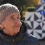 Вдова Андрея Поздеева пришла на уличную выставку в Красноярске к его 100-летию. Фото: Агентство печати и МК Красноярского края - Седьмой канал