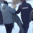 Один из обвиняемых показал, как доставал парня из багажника | Источник: Следком по Архангельской области и НАО - 29.Ru