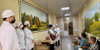 Тепло из рук в руки: студенты медколледжа навестили пожилых пациентов - Липецкий медицинский колледж