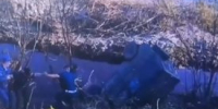 В Катайске полицейские и очевидцы спасали нетрезвого водителя, который слетел на автомобиле в Исеть - Новый мир