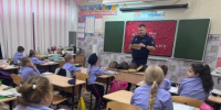 Сотрудники СК провели патриотическое занятие для первоклассников: кадеты познакомились с символами Победы в Великой Отечественной войне - Следственный комитет