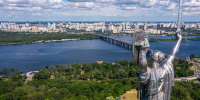 Жители Киева начали покидать город из-за транспортного коллапса - M24.Ru