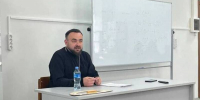 Клирик Казанского храма города Орла иерей Олег Бахтин встретился со студентами факультета естественных наук и биотехнологий Орловского государственного университета, 1 октября 2026 года, г.Орел - Орловская и Ливенская епархия