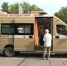 На парковке у торгового центра в Великих Луках делают прививки от гриппа - Псковская правда